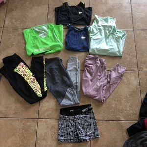WOMEN SPORTS WEAE SIZE small like new